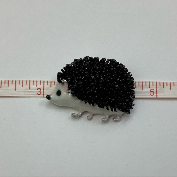 Hedgehog/Porcupine Brooch - Picture 5 of 5